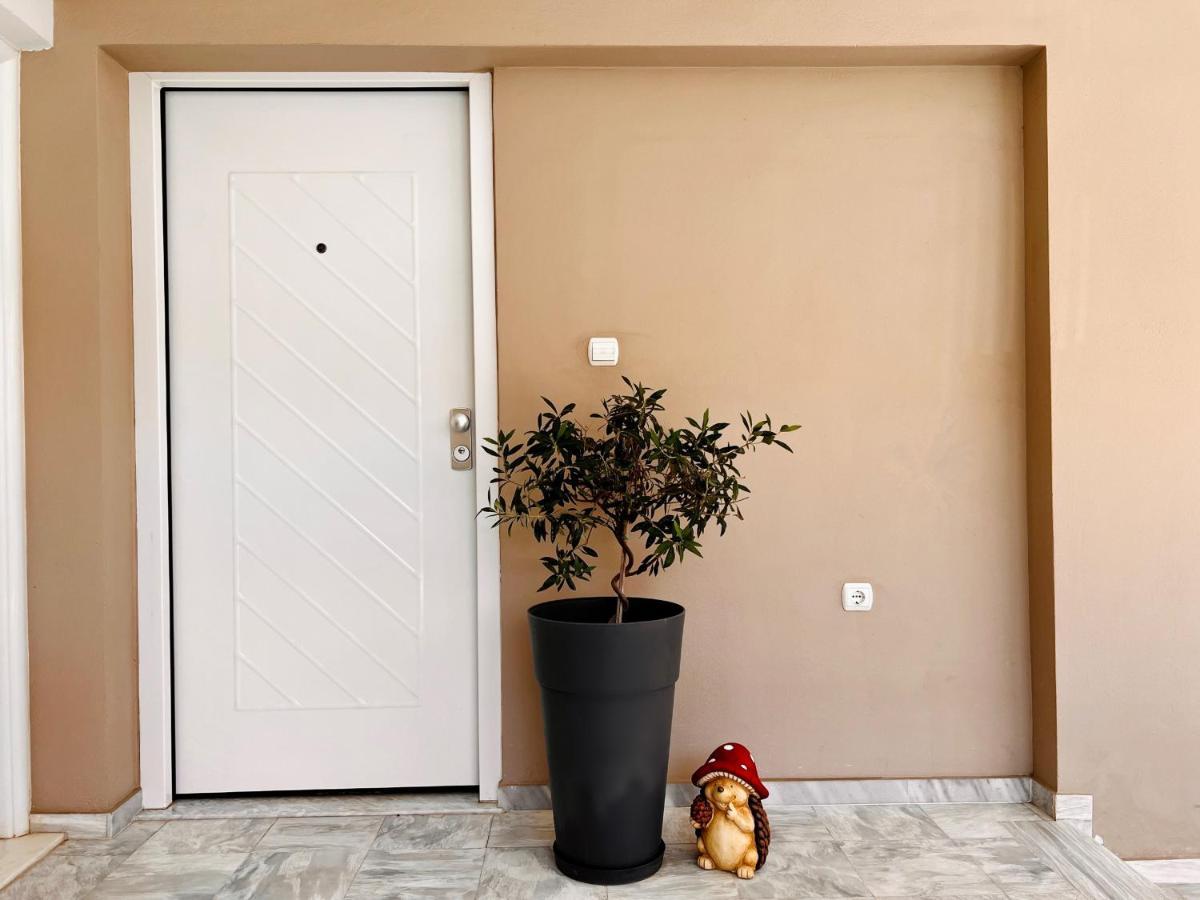Vasilias Home Near Ath Airport Koropion Bagian luar foto