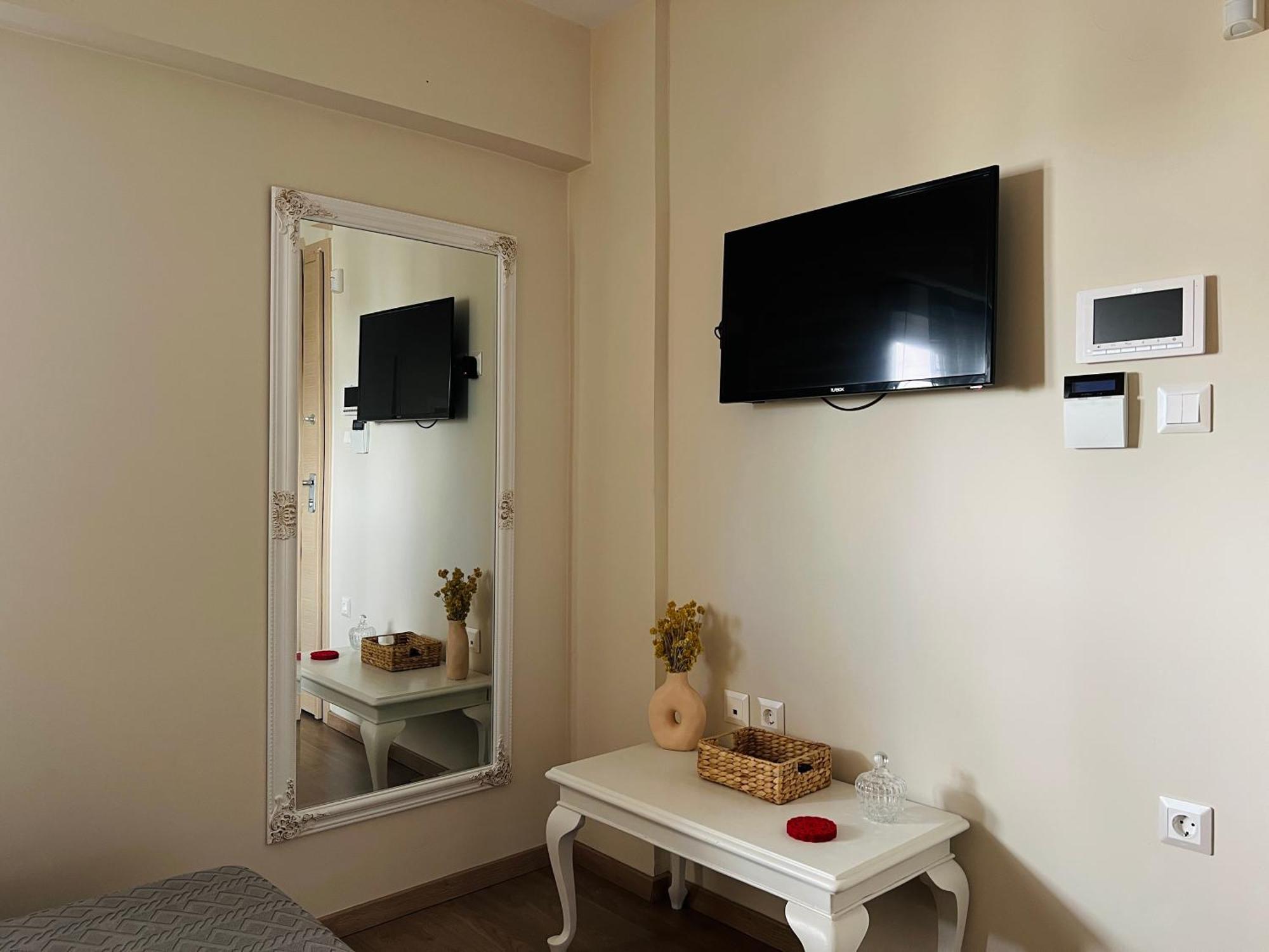 Vasilias Home Near Ath Airport Koropion Bagian luar foto