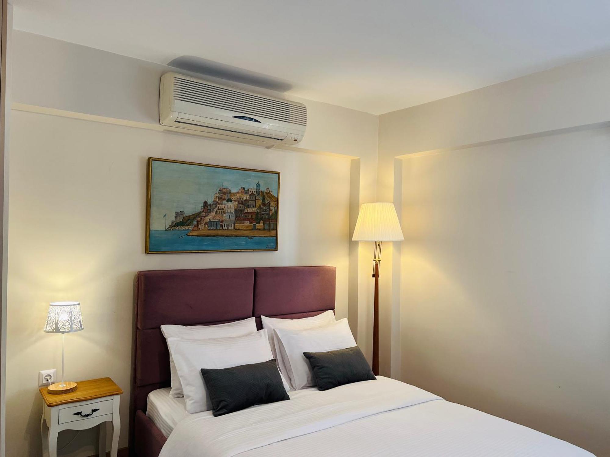 Vasilias Home Near Ath Airport Koropion Bagian luar foto